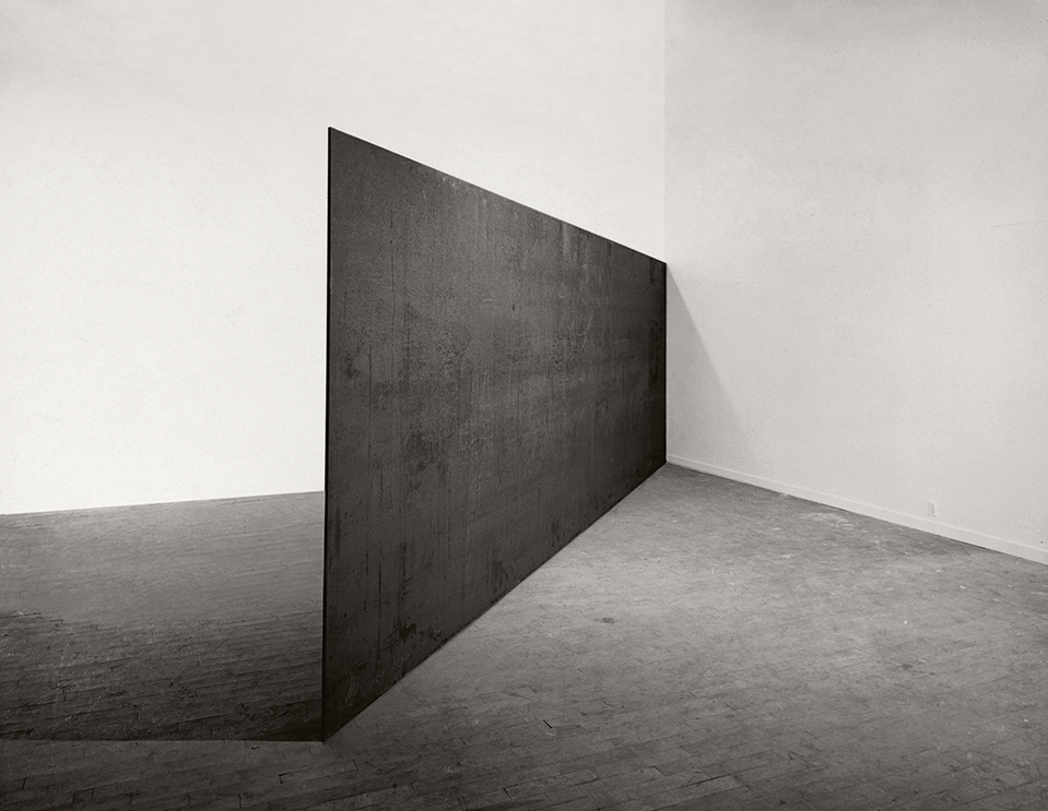 Richard-Serra-Strike-To-Roberta-and-Rudy-corden-steel-1969-1971