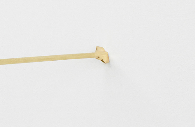 arrow close up noshe