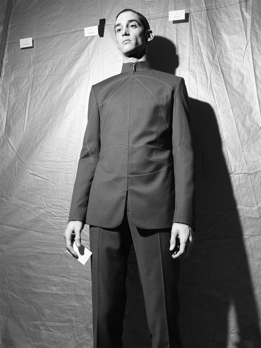 x_large_Rory-van-Millingen-Arena-Homme-Plus-Dior-01