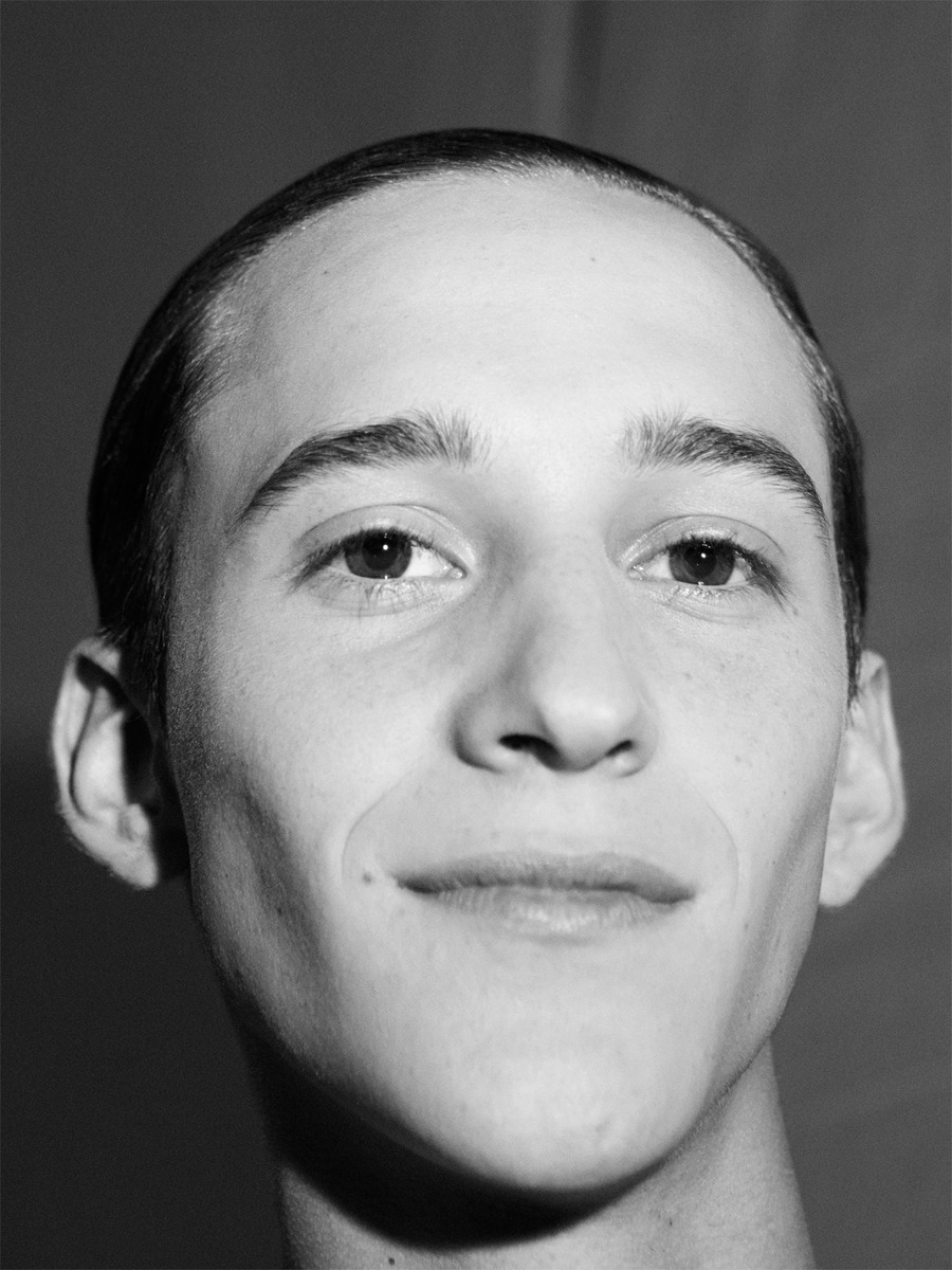 x_large_Rory-van-Millingen-Arena-Homme-Plus-Dior-04