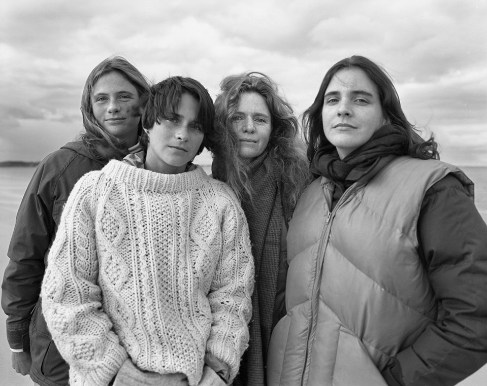 05thebrownsisters_ss-slide-TOKX-superJumbo