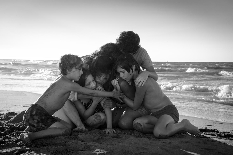 (L to R) Marco Graf as Pepe, Daniela Demesa as Sofi, Yalitza Aparicio as Cleo, Marina De Tavira as Sofia, Diego Cortina Autrey as Toño, Carlos Peralta Jacobson as Paco in Roma, written and directed by Alfonso Cuarón.  Photo by Carlos Somonte