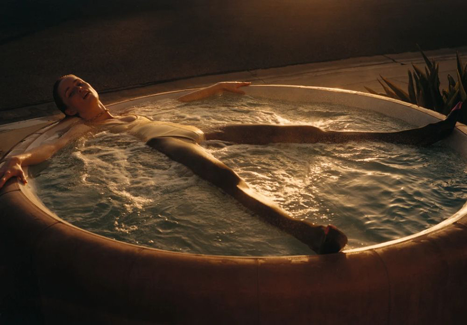 Rianne-van-Rompaey-by-Colin-Dodgson-for-i-D-Magazine-Fall-2021-10